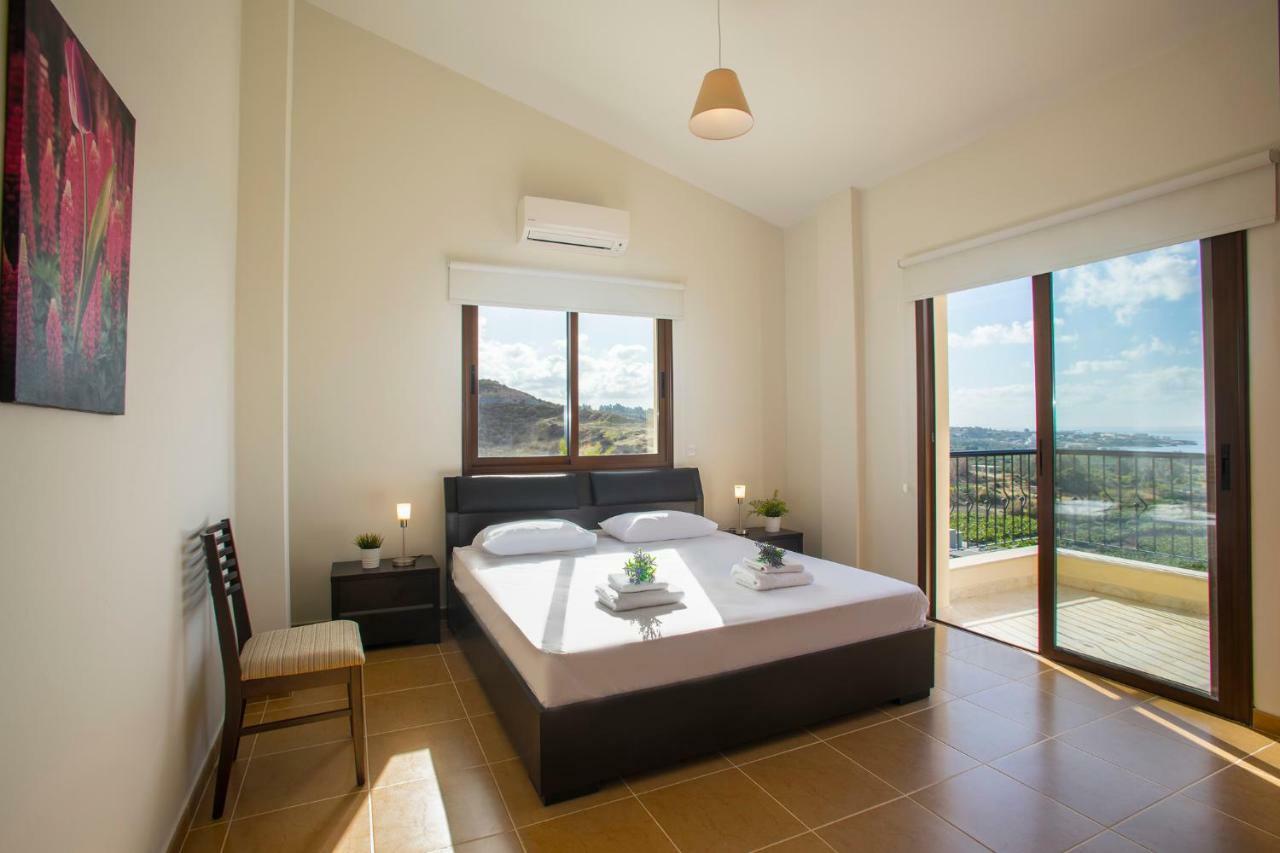 Villa Blue Jadeite Peyia Exterior photo